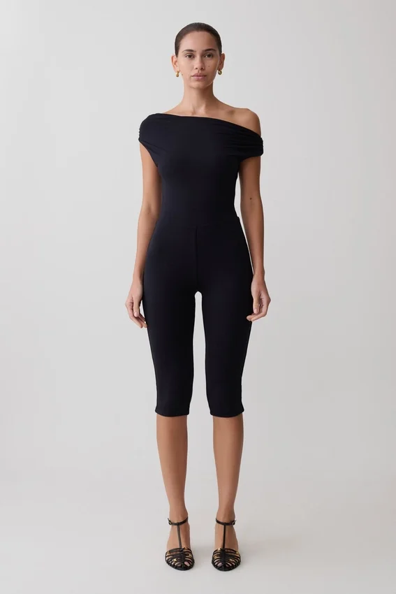 Mono de modal con un solo hombro de Anh – Negro Mono de modal con un solo hombro de Anh – Negro