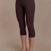 Pantalones capri de crepé elástico Blanca – Chocolate Pantalones capri de crepé elástico Blanca – Chocolate