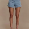 Pantalones cortos bordados Kylee – Azul medio Pantalones cortos bordados Kylee – Azul medio