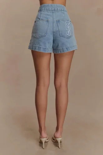 Pantalones cortos bordados Kylee – Azul medio Pantalones cortos bordados Kylee – Azul medio