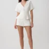 Pantalones cortos de lino Melody con encaje – Blanco