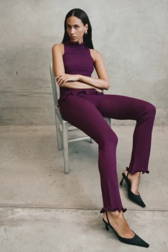 Pantalones de cintura alta acanalados Diya con dobladillo de alambre – Ciruela