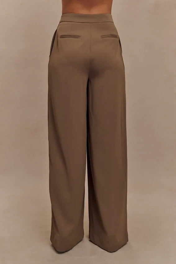 Pantalones de corte ancho Faith Suiting – Marrón cacao Pantalones de corte ancho Faith Suiting – Marrón cacao