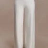 Pantalones de punto de pierna recta Kerrymae – Blanco roto