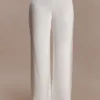Pantalones de satén de corte recto Sydney – Marfil Pantalones de satén de corte recto Sydney – Marfil