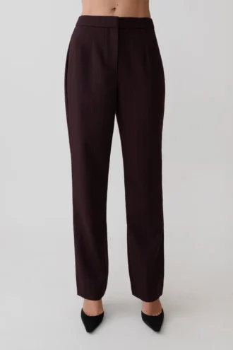 Pantalones de traje de corte recto Agatha – Rayas diplomáticas en color ciruela