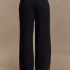 Pantalones de traje de corte recto Lindie – Negro Pantalones de traje de corte recto Lindie – Negro