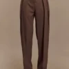 Pantalones plisados de cintura alta Penelope – Chocolate Pantalones plisados de cintura alta Penelope – Chocolate