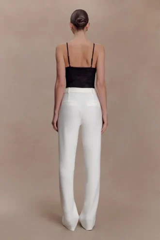 Pantalones rectos de crepé Maude – Marfil