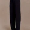 Pantalones rectos de crepé Maude – Negro Pantalones rectos de crepé Maude – Negro