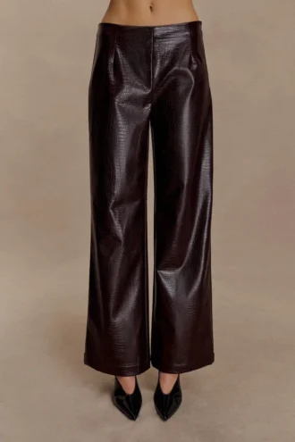 Pantalones rectos de piel sintética Henry Croc – Chocolate oscuro Pantalones rectos de piel sintética Henry Croc – Chocolate oscuro