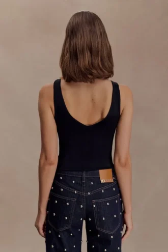 Parte de arriba ajustada Spencer con detalles metálicos – Negro