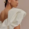 Parte de arriba de un solo hombro con corte abullonado Debbie – Blanco