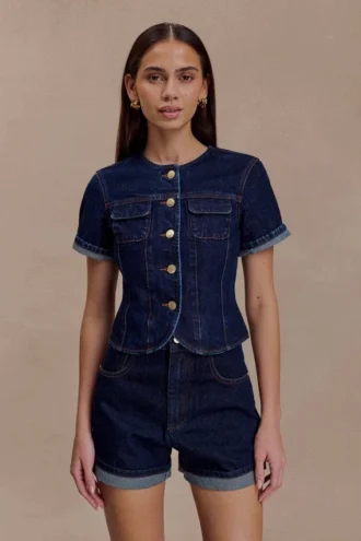 Partes de arriba ajustadas de denim de pantalones cortos Marge – Azul índigo