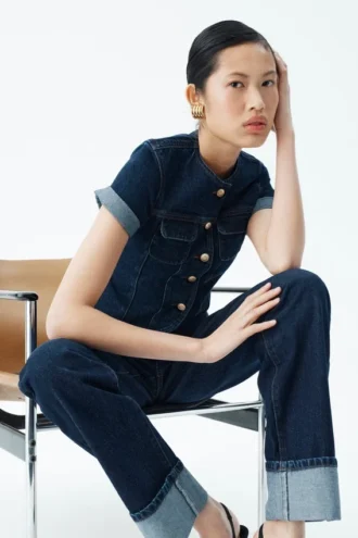 Partes de arriba ajustadas de denim de pantalones cortos Marge – Azul índigo
