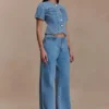 Partes de arriba ajustadas de manga corta de Denim Marge – Azul clásico Partes de arriba ajustadas de manga corta de Denim Marge – Azul clásico