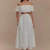 Partes de arriba con bordado y hombros al aire Autumn – Blanco Partes de arriba con bordado y hombros al aire Autumn – Blanco