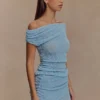 Partes de arriba de punto bouclé con hombros descubiertos de Chloe – Azul claro