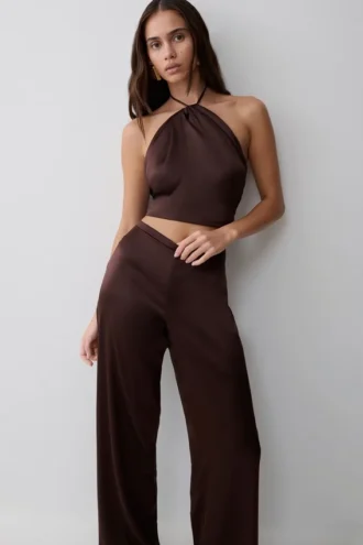 Partes de arriba sin mangas con cuello halter Mariana de mezcla de seda – Chocolate oscuro