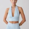Partes de arriba sin mangas con cuello halter plisado Amaris – Azul pálido