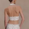 Partes de arriba sin mangas con cuello halter plisado de Amaris – Estampado floral pequeño