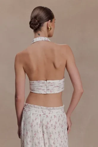 Partes de arriba sin mangas con cuello halter plisado de Amaris – Estampado floral pequeño