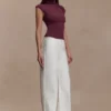 Partes de arriba sin mangas de cuello alto Freesia – Caoba