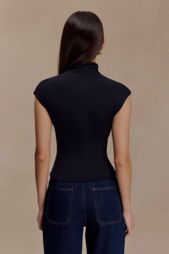 Partes de arriba sin mangas de cuello alto Freesia – Negro