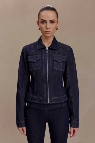 Partes de arriba tipo chaqueta entallada Cierra – Azul índigo lavado Partes de arriba tipo chaqueta entallada Cierra – Azul índigo lavado