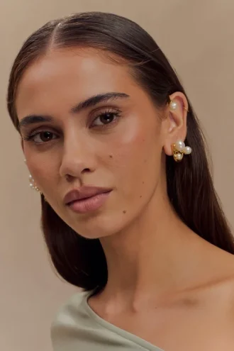 Pendiente tipo ear cuff de perlas de agua dulce Saskia – Perla Pendiente tipo ear cuff de perlas de agua dulce Saskia – Perla