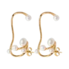 Pendiente tipo ear cuff de perlas de agua dulce Saskia – Perla Pendiente tipo ear cuff de perlas de agua dulce Saskia – Perla
