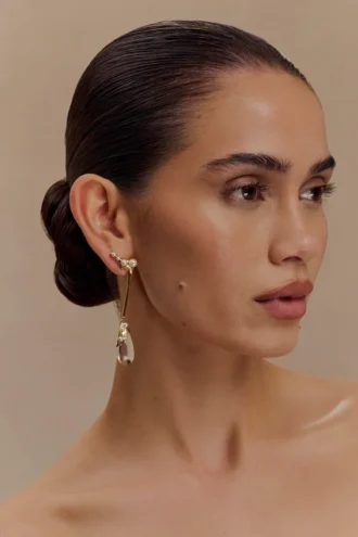 Pendientes Adelaide con perlas colgantes – Dorado Pendientes Adelaide con perlas colgantes – Dorado