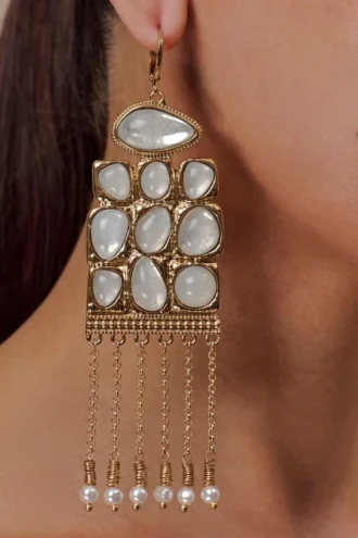 Pendientes colgantes horizontales de resina Annika – Dorado
