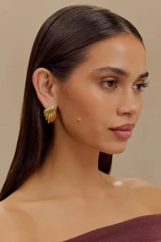 Pendientes cuadrados con textura Olympia – Dorado