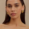 Pendientes cuadrados con textura Olympia – Dorado