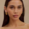 Pendientes cuadrados con textura Olympia – Dorado