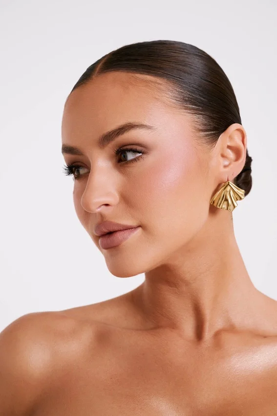 Pendientes drapeados Willa – Oro Pendientes drapeados Willa – Oro