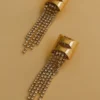 Pendientes largos con flecos de cristal Shea – Dorado Pendientes largos con flecos de cristal Shea – Dorado