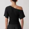 Top ajustado con hombros descubiertos Luu – Negro