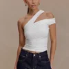 Top Anna de modal con un solo hombro – Blanco