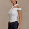 Top Anna de modal con un solo hombro – Blanco