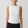Top de crepé scuba con espalda abierta Kyra – Blanco Top de crepé scuba con espalda abierta Kyra – Blanco