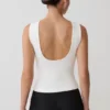 Top de crepé scuba con espalda abierta Kyra – Blanco Top de crepé scuba con espalda abierta Kyra – Blanco