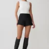 Top de crepé scuba con espalda abierta Kyra – Blanco Top de crepé scuba con espalda abierta Kyra – Blanco