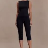 Top de crepé scuba con espalda abierta Kyra – Negro Top de crepé scuba con espalda abierta Kyra – Negro