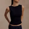 Top de crepé scuba con espalda abierta Kyra – Negro Top de crepé scuba con espalda abierta Kyra – Negro