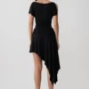 Top de manga corta con volantes de modal Talise – Negro