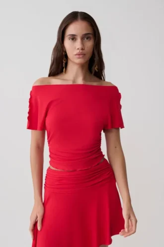 Top de manga corta con volantes de modal Talise – Rojo