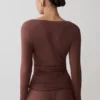 Top de manga larga de modal Sari – Chocolate Top de manga larga de modal Sari – Chocolate