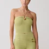 Top de punto con cuello halter y detalles metálicos de Dimitri – Verde oliva claro Top de punto con cuello halter y detalles metálicos de Dimitri – Verde oliva claro